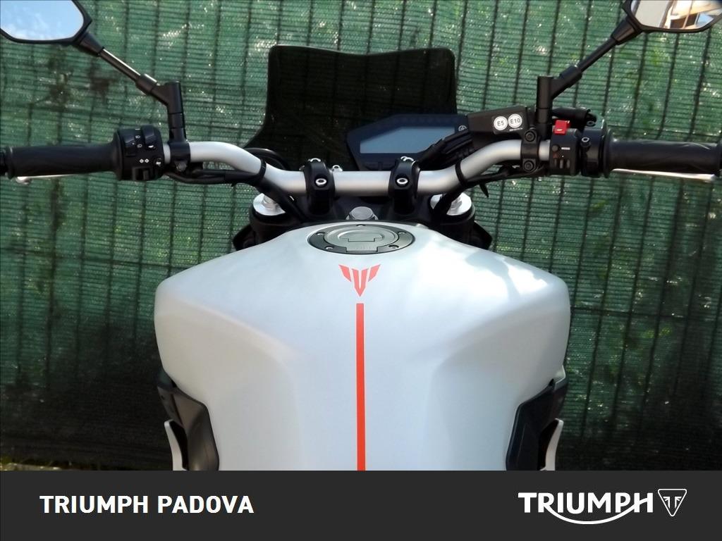 YAMAHA MT-09 850 Abs
