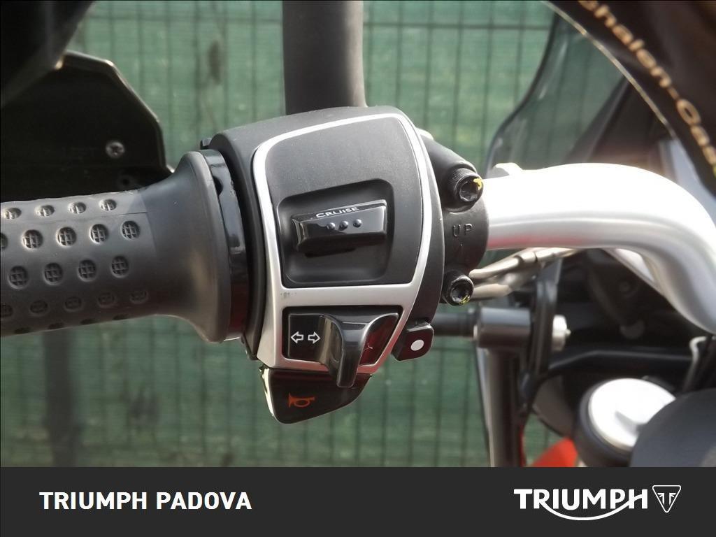 MOTO GUZZI V85 TT Abs