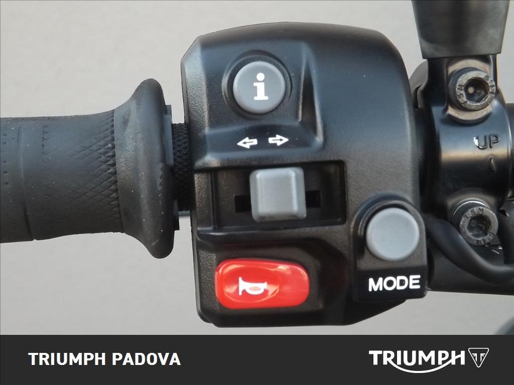 TRIUMPH Street Triple 765 R Low seat