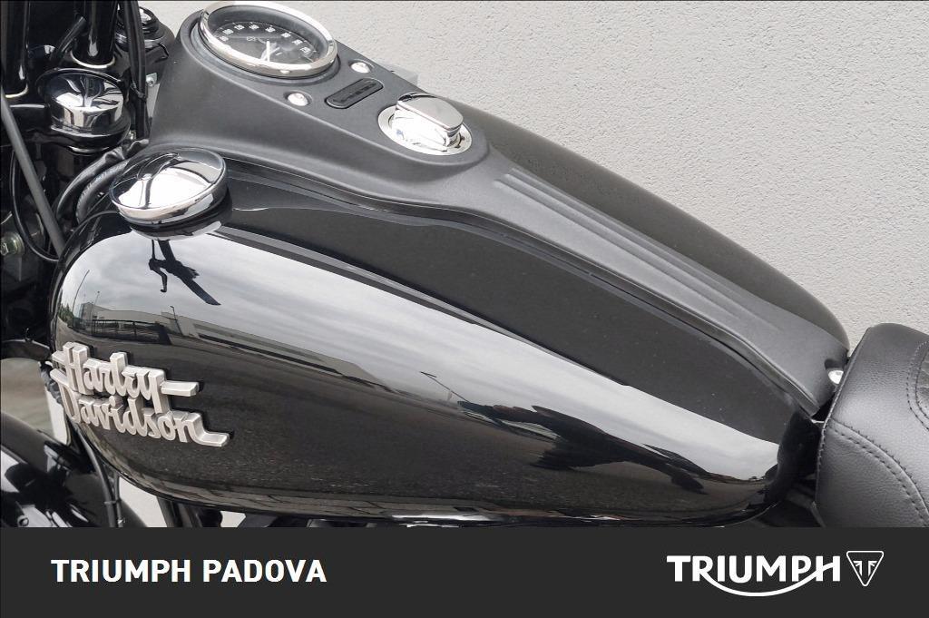 HARLEY DAVIDSON Dyna Street Bob 1690 Special abs