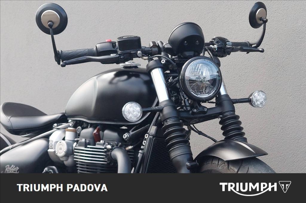 TRIUMPH Bonneville 1200 Bobber Black E4