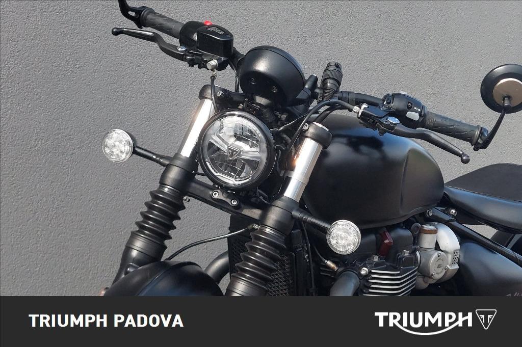 TRIUMPH Bonneville 1200 Bobber Black E4