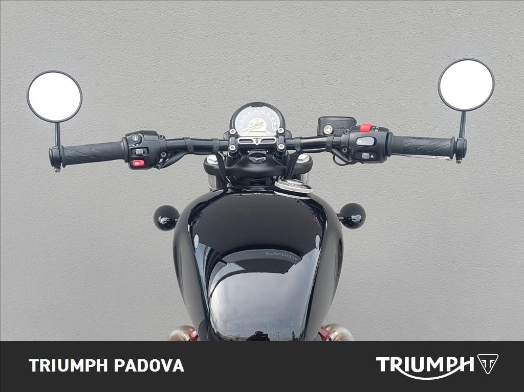 TRIUMPH Bonneville 1200 Bobber E4