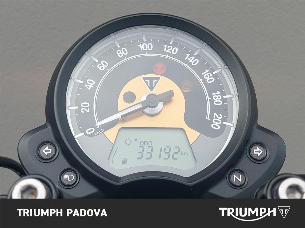 TRIUMPH Bonneville 1200 Bobber E4
