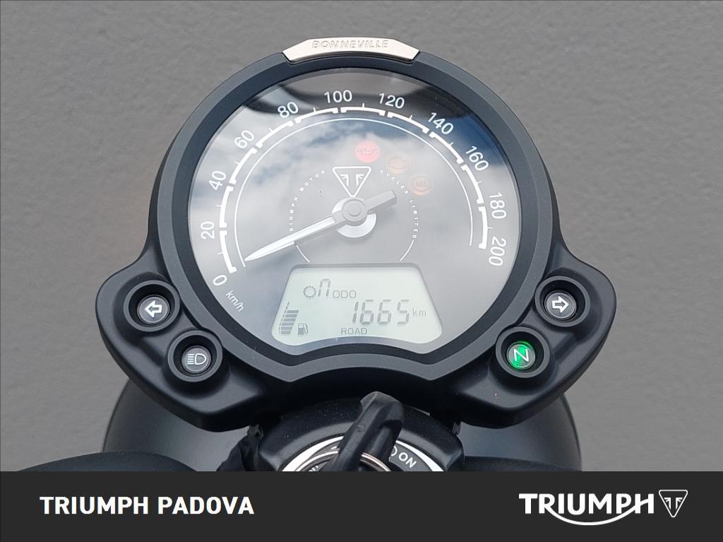 TRIUMPH Street Twin 900 