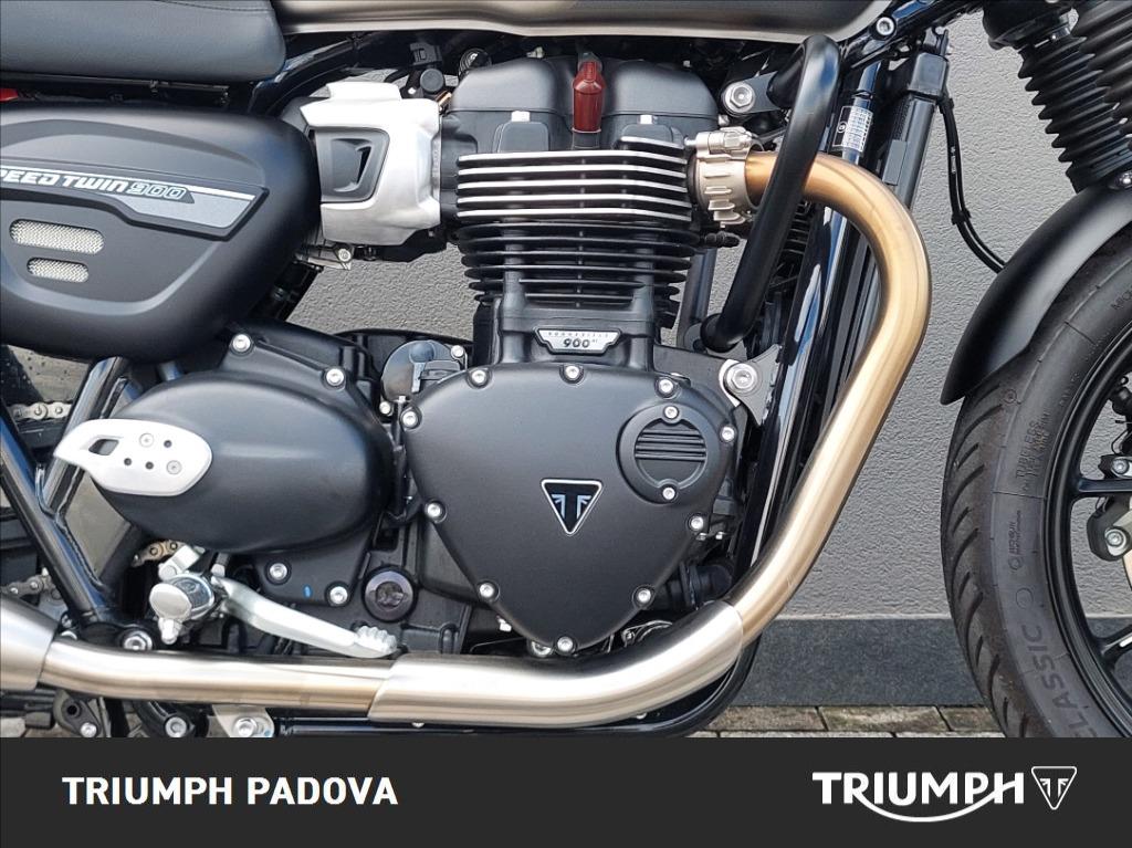 TRIUMPH Street Twin 900 