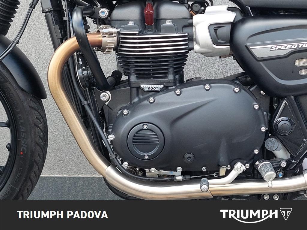 TRIUMPH Street Twin 900 