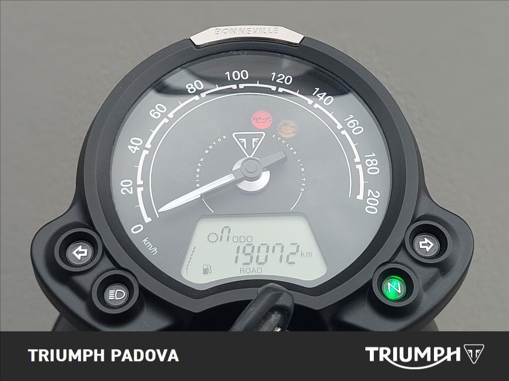 TRIUMPH Street Twin 900 