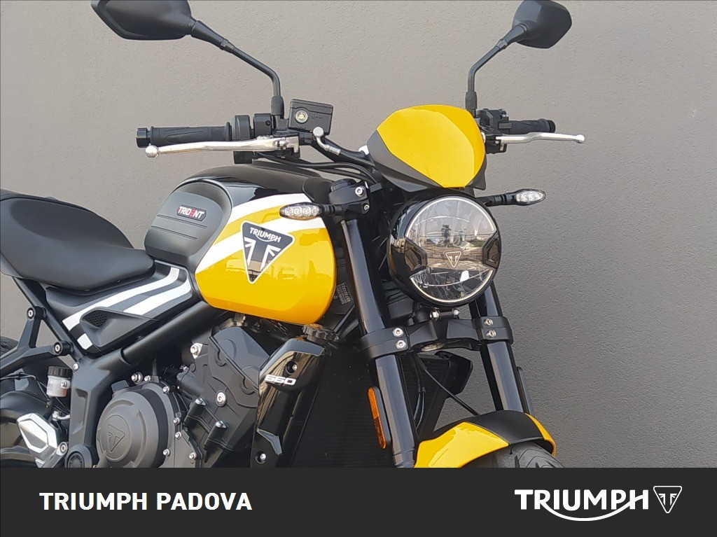 TRIUMPH Trident 660 Cosmic Yellow / Sapphire Black Abs