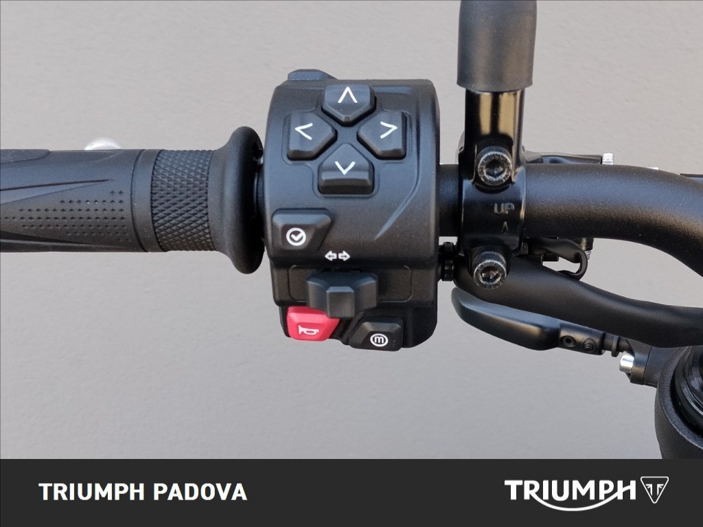 TRIUMPH Trident 660 Diablo Red / Sapphire Black Abs