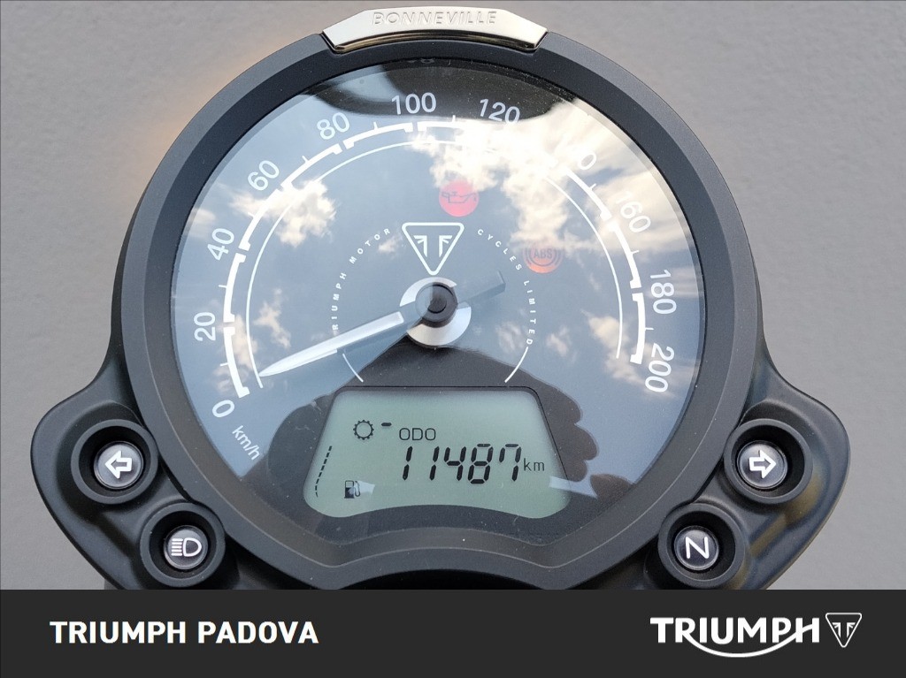 TRIUMPH Street Twin 900 