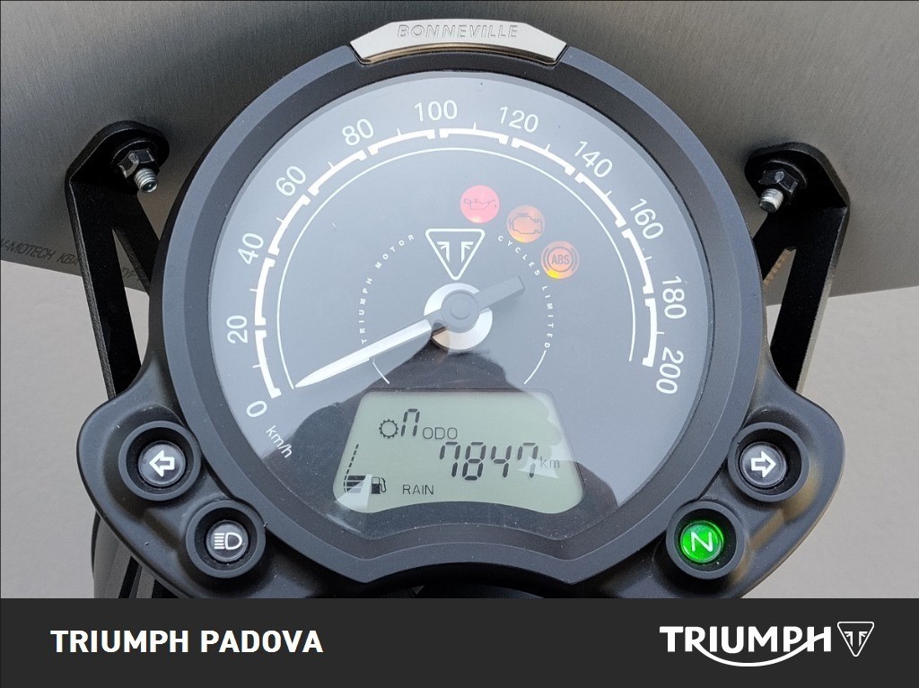 TRIUMPH Street Scrambler 900 Sandstorm