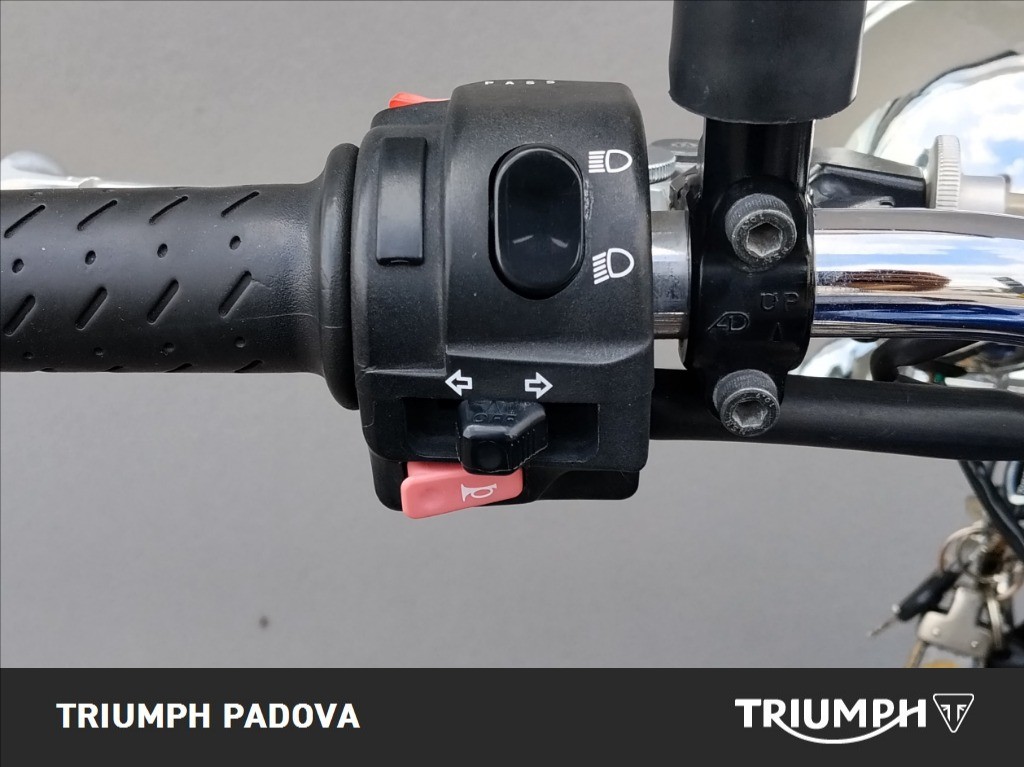TRIUMPH Bonneville 865 SE