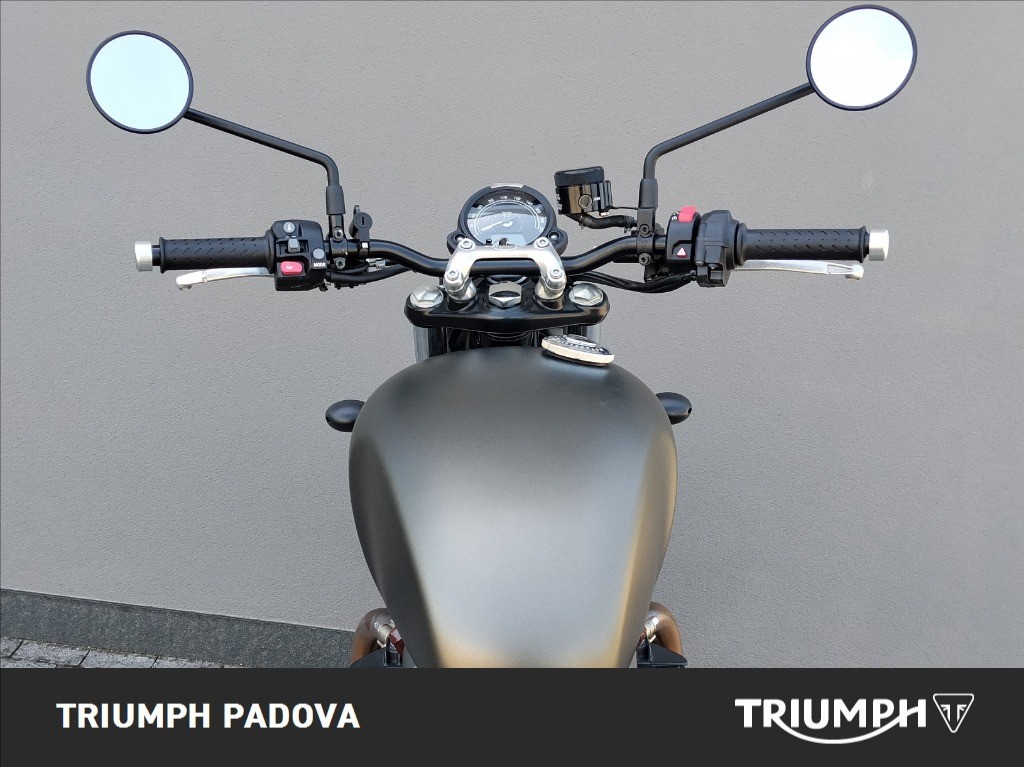 TRIUMPH Street Twin 900 
