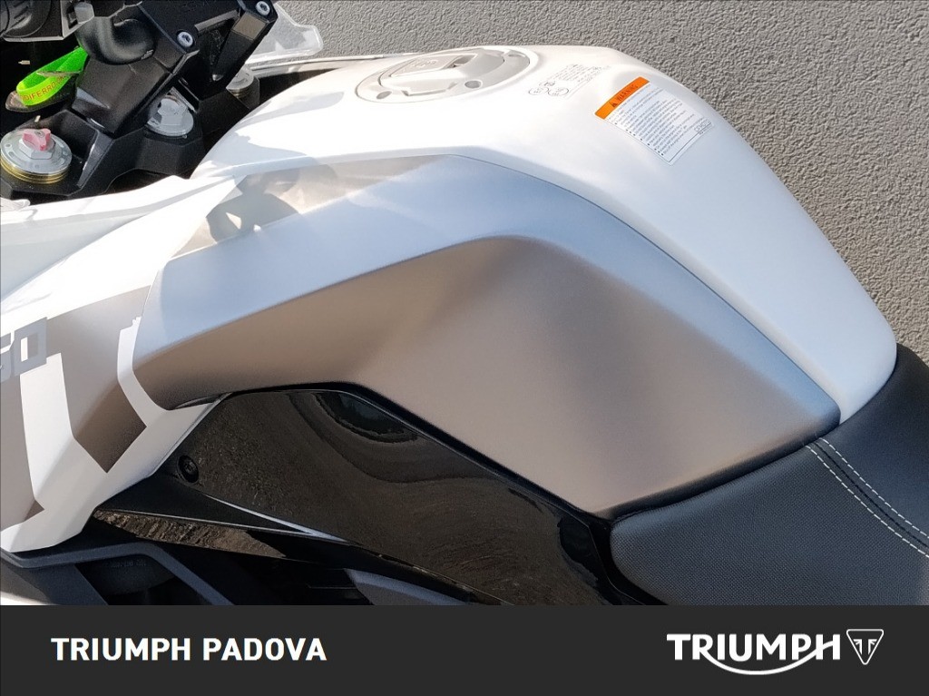 CFMOTO 650 MT Abs