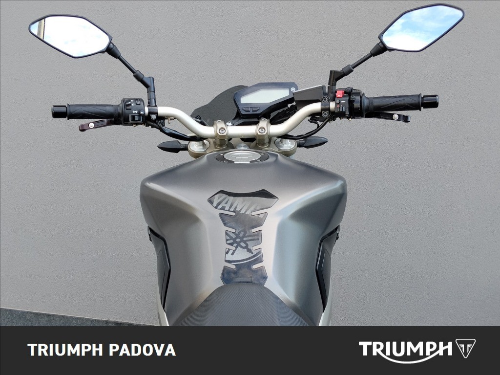 YAMAHA MT-09 850 Abs