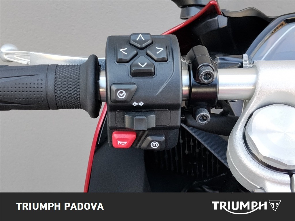 TRIUMPH Daytona 660 Abs