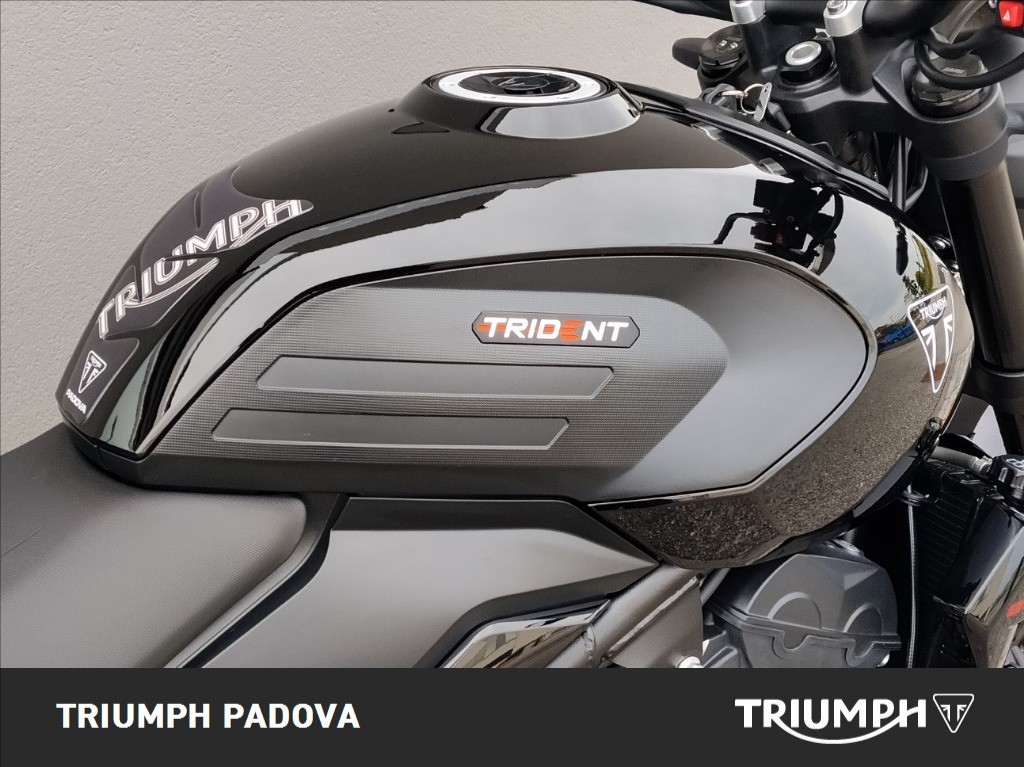 TRIUMPH Trident 800 Jet Black Abs