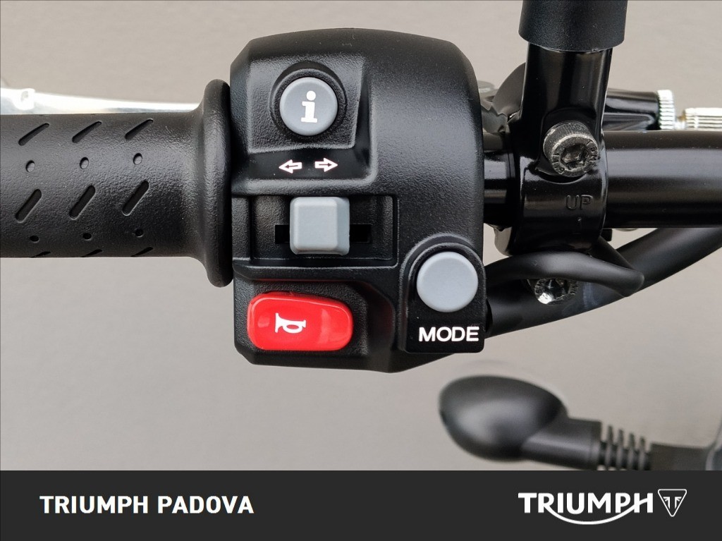 TRIUMPH Street Twin 900 Gold Line