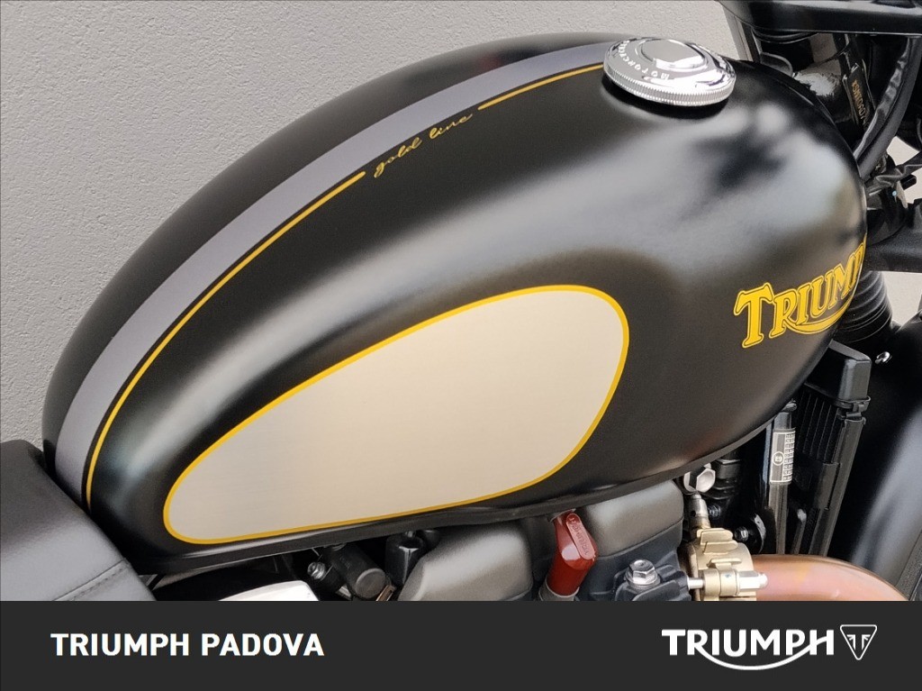 TRIUMPH Street Twin 900 Gold Line