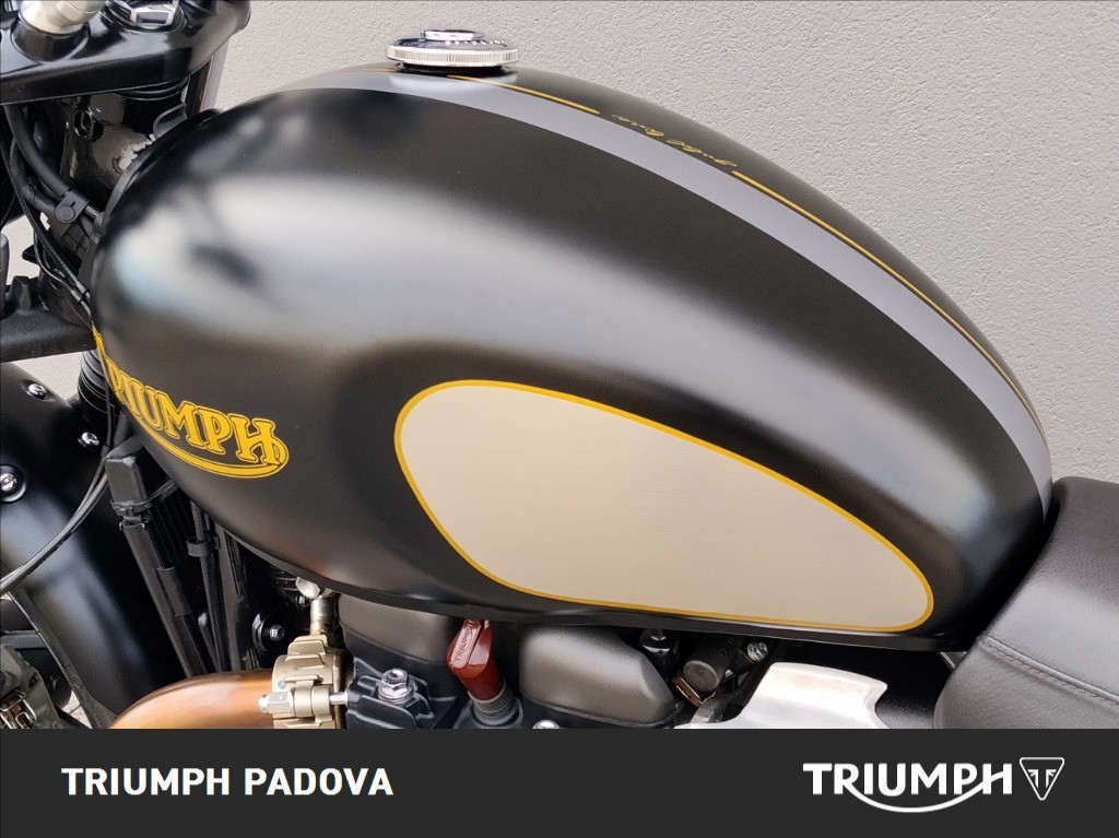 TRIUMPH Street Twin 900 Gold Line